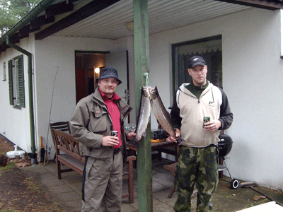 Jan (laks) og Christian (havrred) med sine flotte fisk fra Stensn