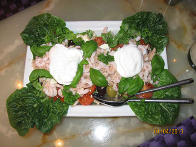 Tuna and shrimp in a spicy salad with feta cheese
