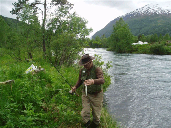 My first small trout of 30 cm from Terje's fishing water below the farm
