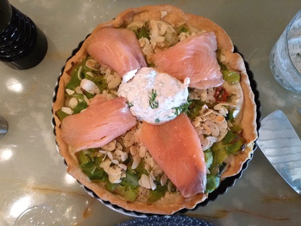 Almond leek pie with cold smoked salmon