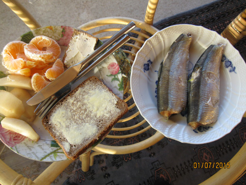 Cooked salt herring for breakfast
