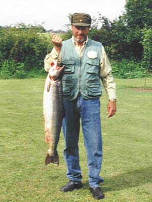 Jørgen Walter with Namsen salmon at 10 kg