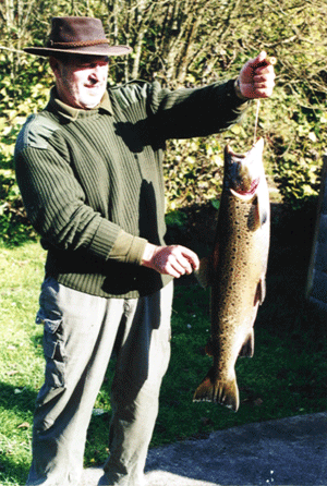 Jørgen Walter with a 6 kg sea trout