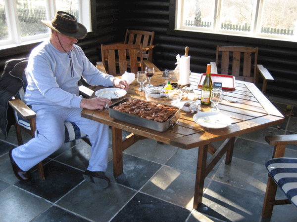 Then smoked prawns must be peeled in Båstad house 1