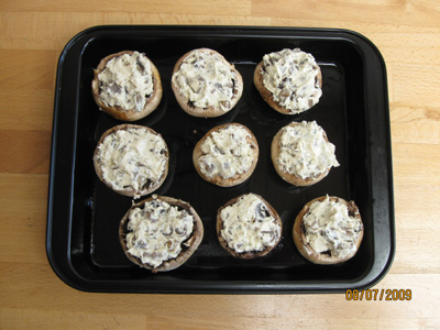 Mushroom with cream cheese / garlic ready for the oven