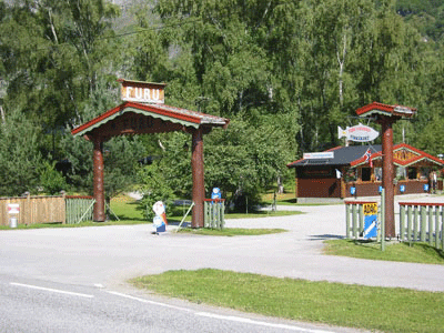 Indkørsel til Furu Campingcenter