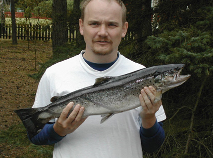 Jan med sin laks fra Stensån april 2004